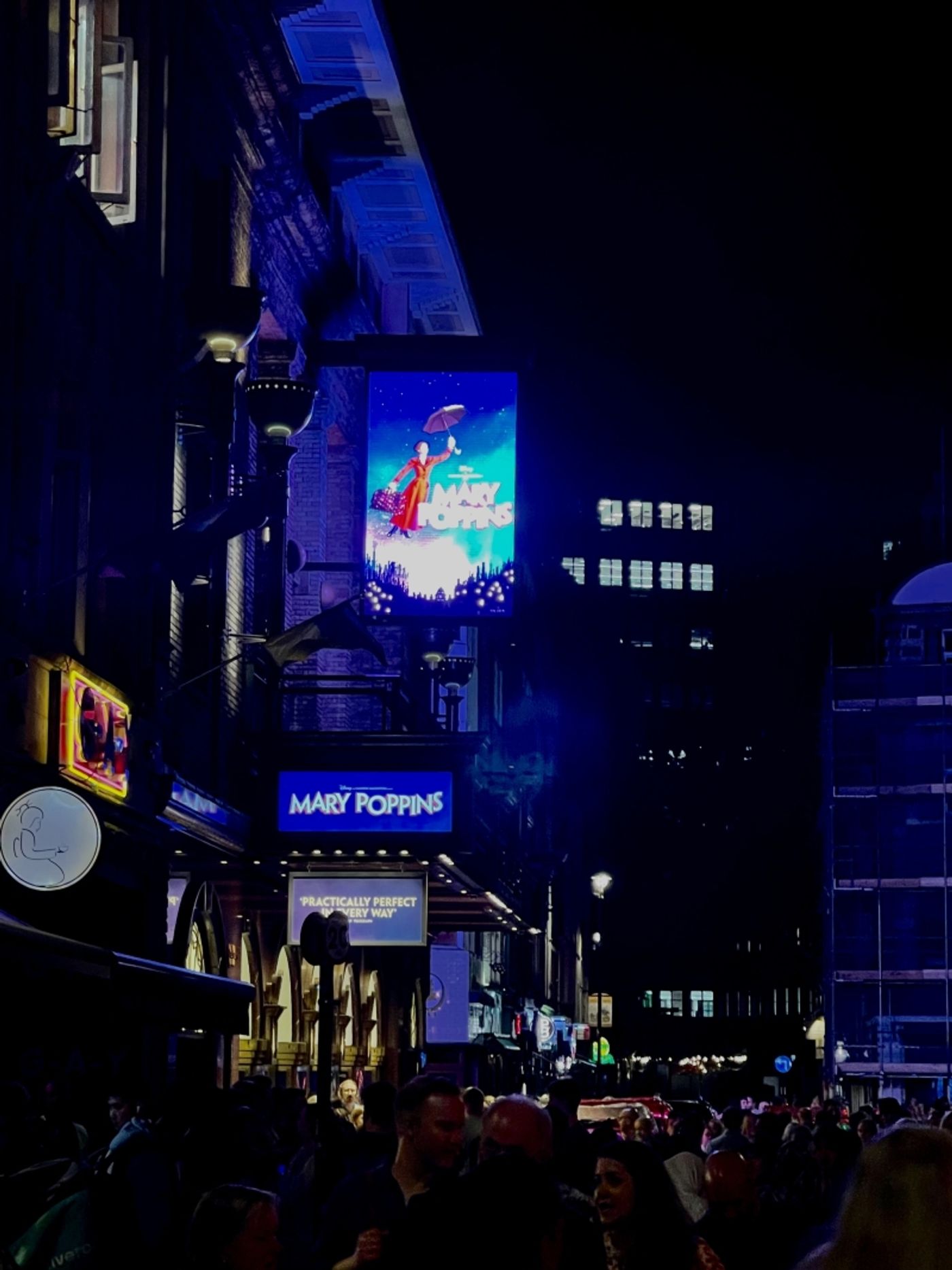 Verano de 2022 en el West End: un cartel refrescante  Image