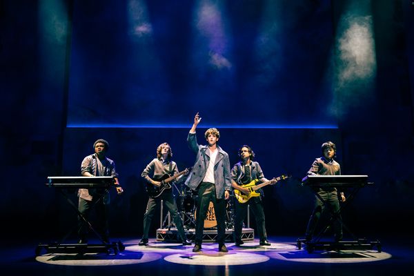 Photos: Get a First Look at Adam Bregman, Dee Roscioli & More in SING STREET at The Huntington — photo 6 of 12