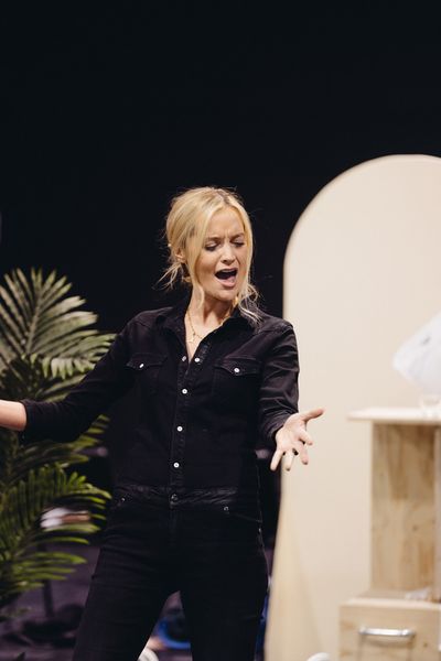 Laura Whitmore Photo