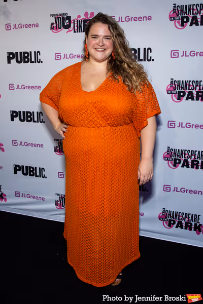 Bonnie Milligan Photo