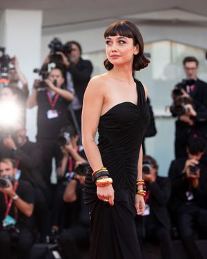 Sydney Chandler Photo