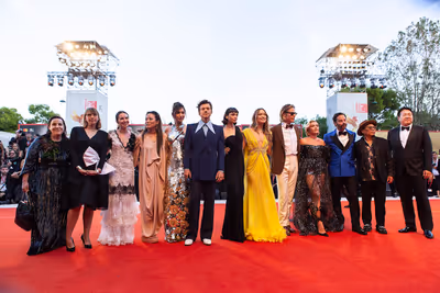 The cast of Don't Worry, Darling Photo