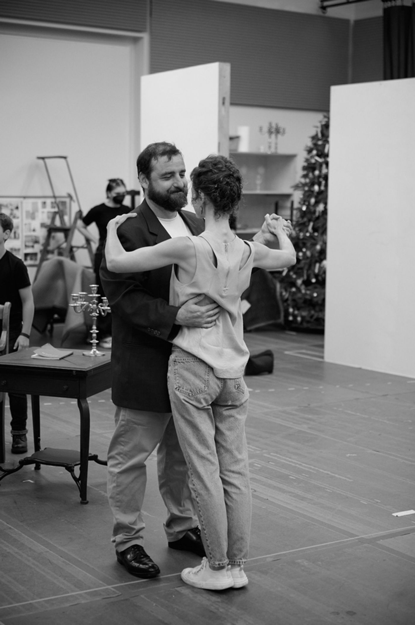 Photos: First Look at Brandon Uranowitz, Caissie Levy, David Krumholtz & More in Rehearsals for LEOPOLDSTADT  Image