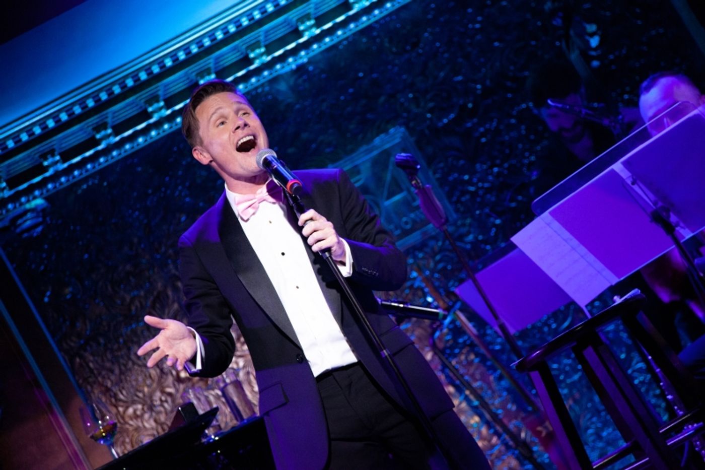 Review: SETH SIKES SINGS BARBRA STREISAND Satisfies Sikes Fans at 54 Below Review: SETH SIKES SINGS BARBRA STREISAND Satisfies Sikes Fans at 54 Below Image