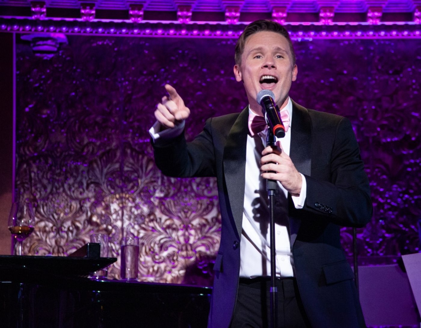 Review: SETH SIKES SINGS BARBRA STREISAND Satisfies Sikes Fans at 54 Below Review: SETH SIKES SINGS BARBRA STREISAND Satisfies Sikes Fans at 54 Below Image