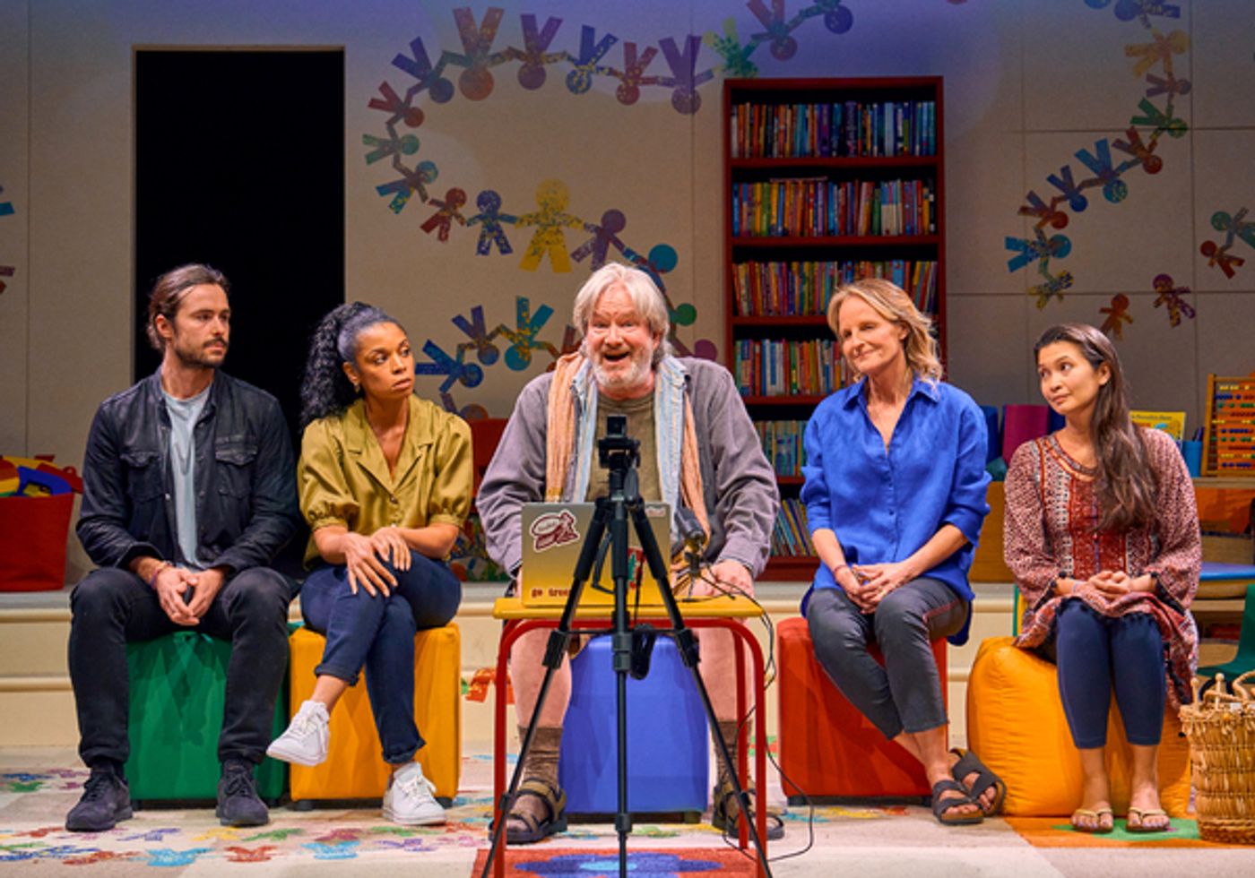 Photos: First Look at Helen Hunt in EUREKA DAY  Image