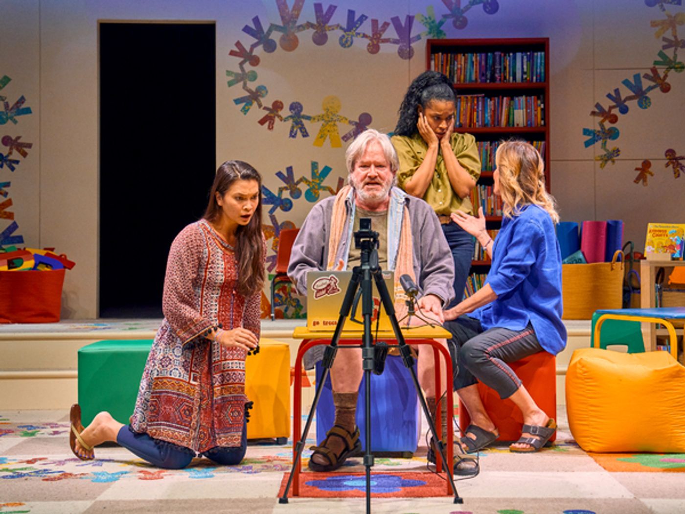 Photos: First Look at Helen Hunt in EUREKA DAY  Image