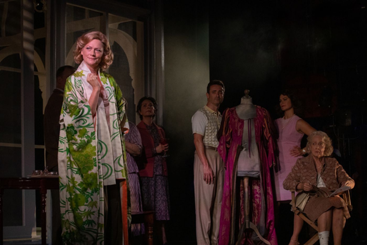 Photos: First Look at the UK Tour of THE MIRORR CRACK'D  Image