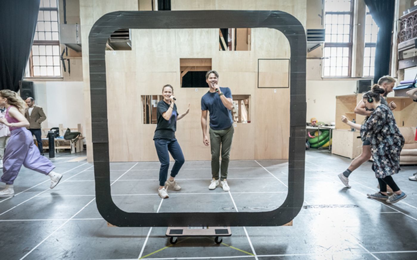 Photos: Andrew Rannells, Katie Brayben, and More in Rehearsal For TAMMY FAYE  Image