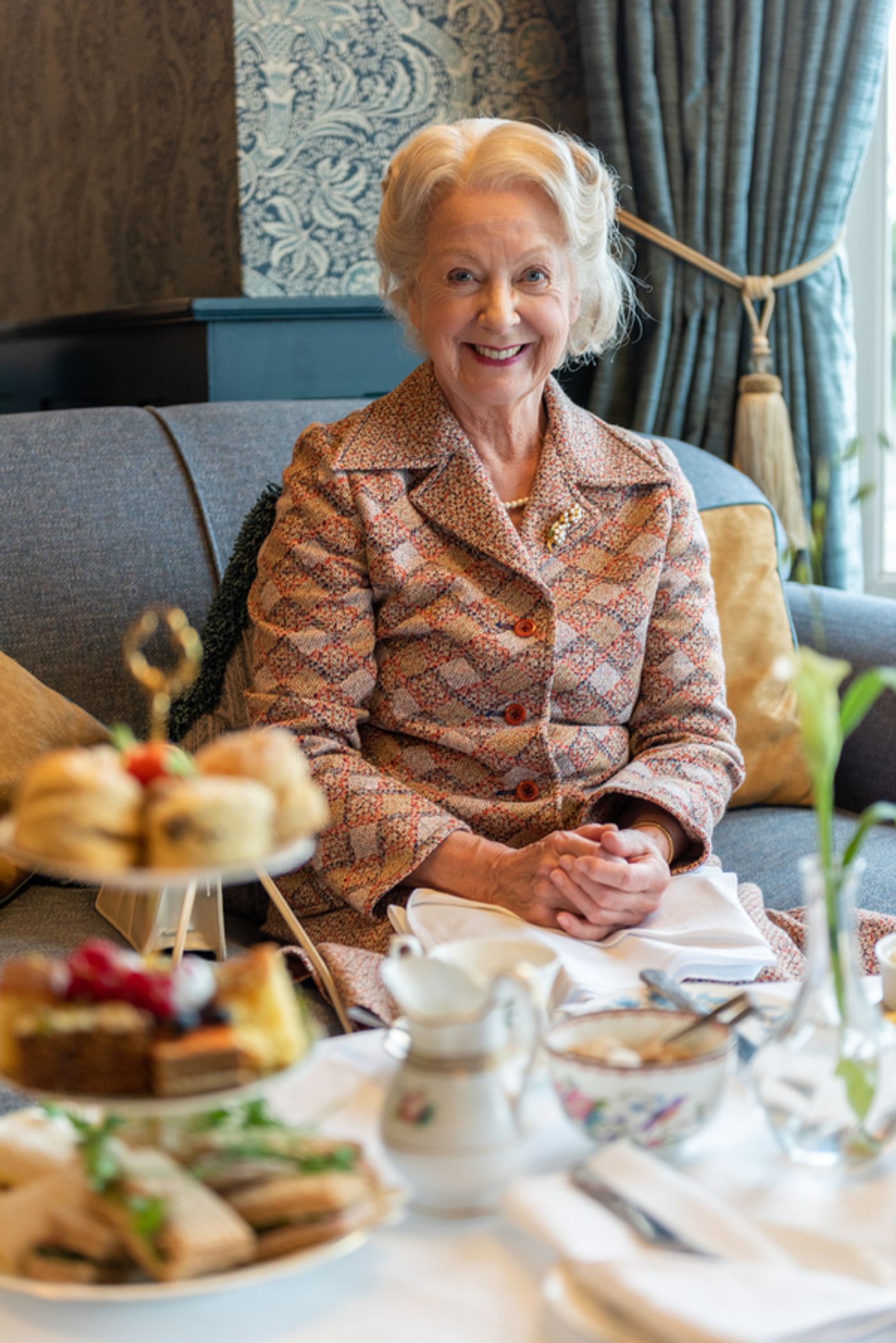 Photos: First Look At Susie Blake In Agatha Christie's THE MIRROR CRACK'D UK Tour  Image