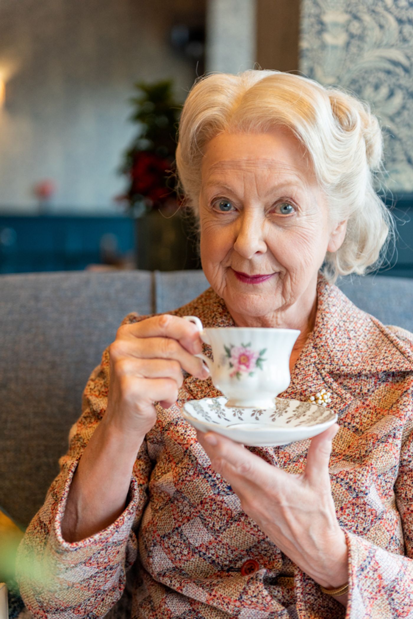 Photos: First Look At Susie Blake In Agatha Christie's THE MIRROR CRACK'D UK Tour  Image