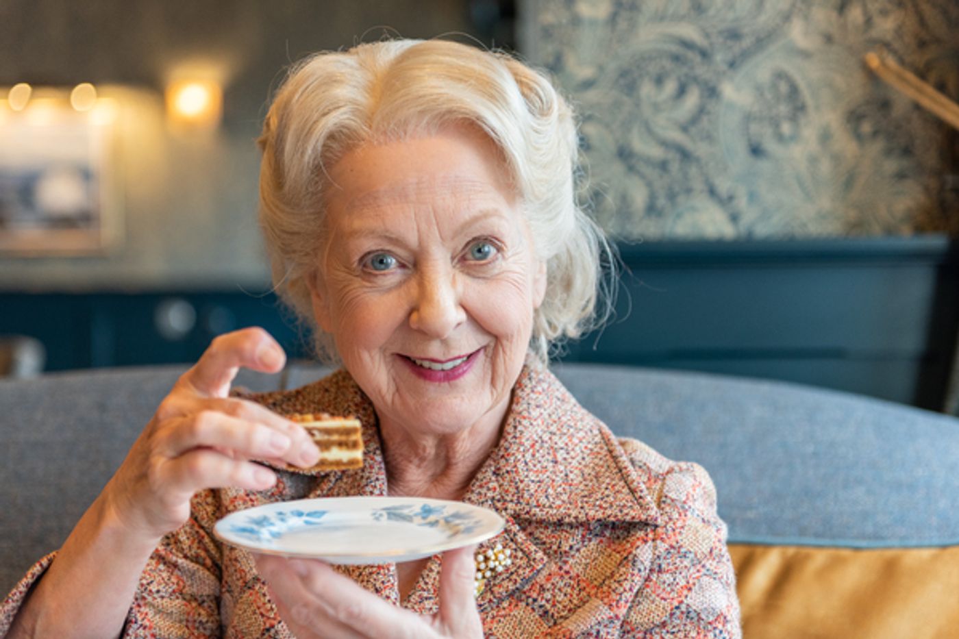 Photos: First Look At Susie Blake In Agatha Christie's THE MIRROR CRACK'D UK Tour  Image