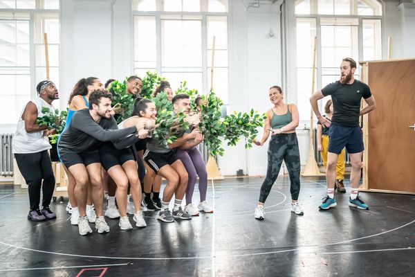 Photos: Inside Rehearsal With the New Members of the Cast of FROZEN — photo 6 of 13