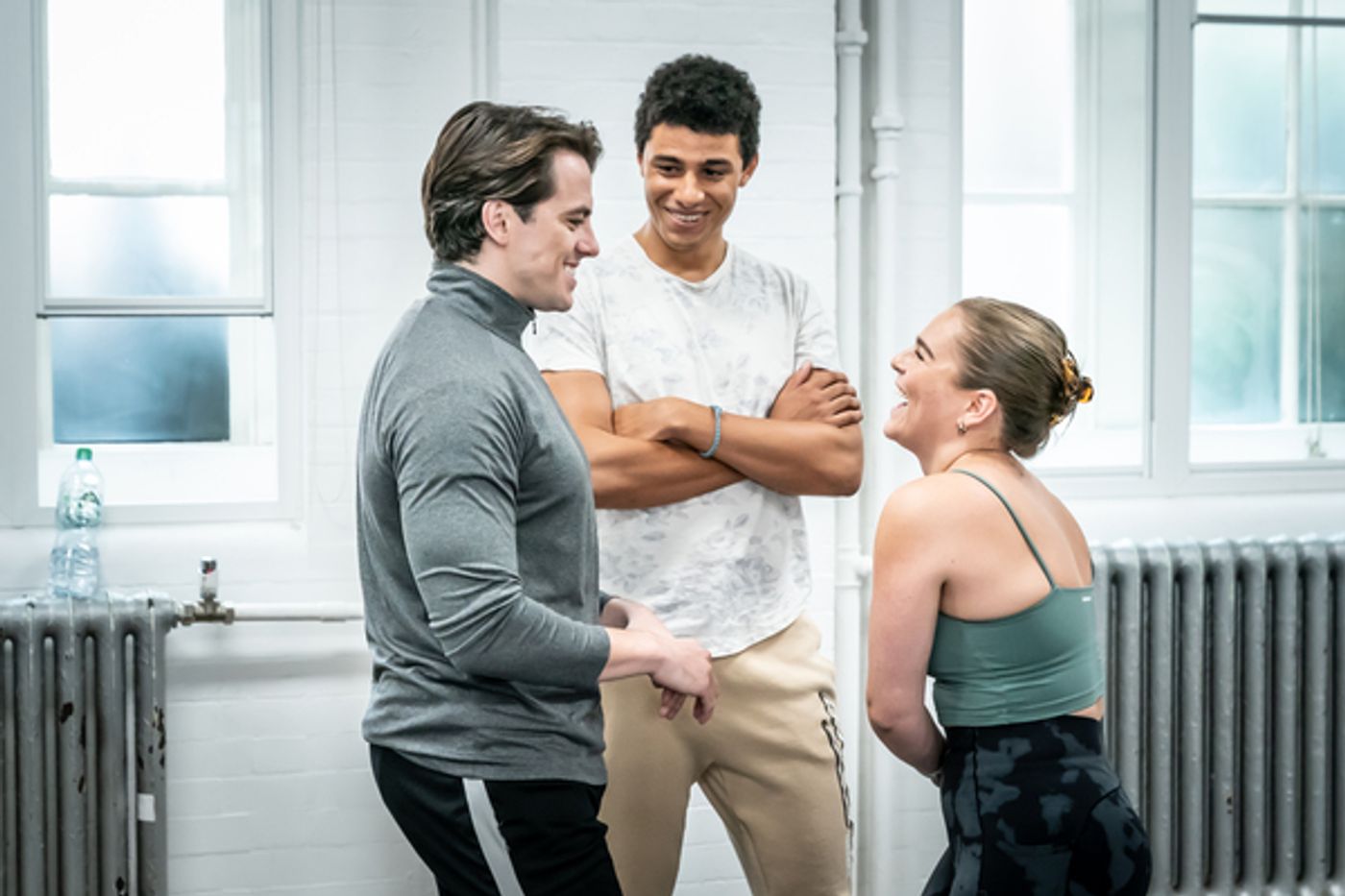 Photos: Inside Rehearsal With the New Members of the Cast of FROZEN  Image