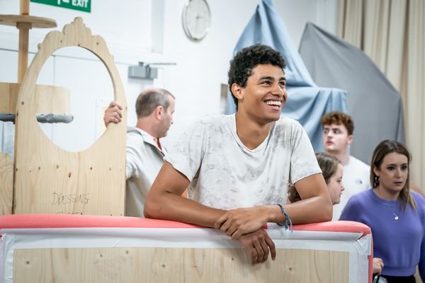 Photos: Inside Rehearsal With the New Members of the Cast of FROZEN — photo 11 of 13