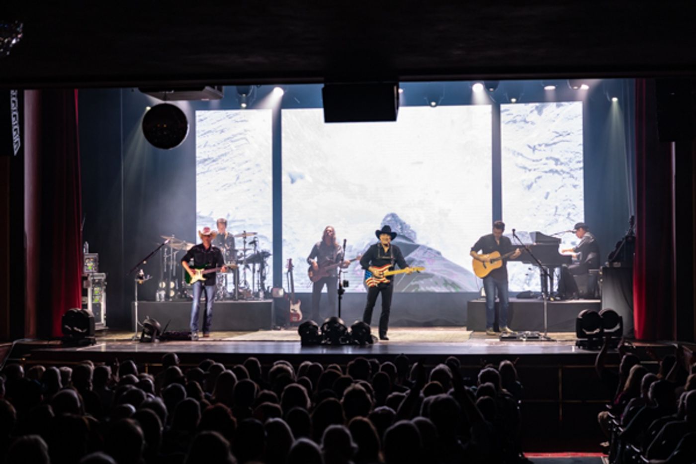 Photos: Inside Mount Vernon Arts Consortium present Clint Black In concert Photos: Inside Mount Vernon Arts Consortium present Clint Black In concert Image