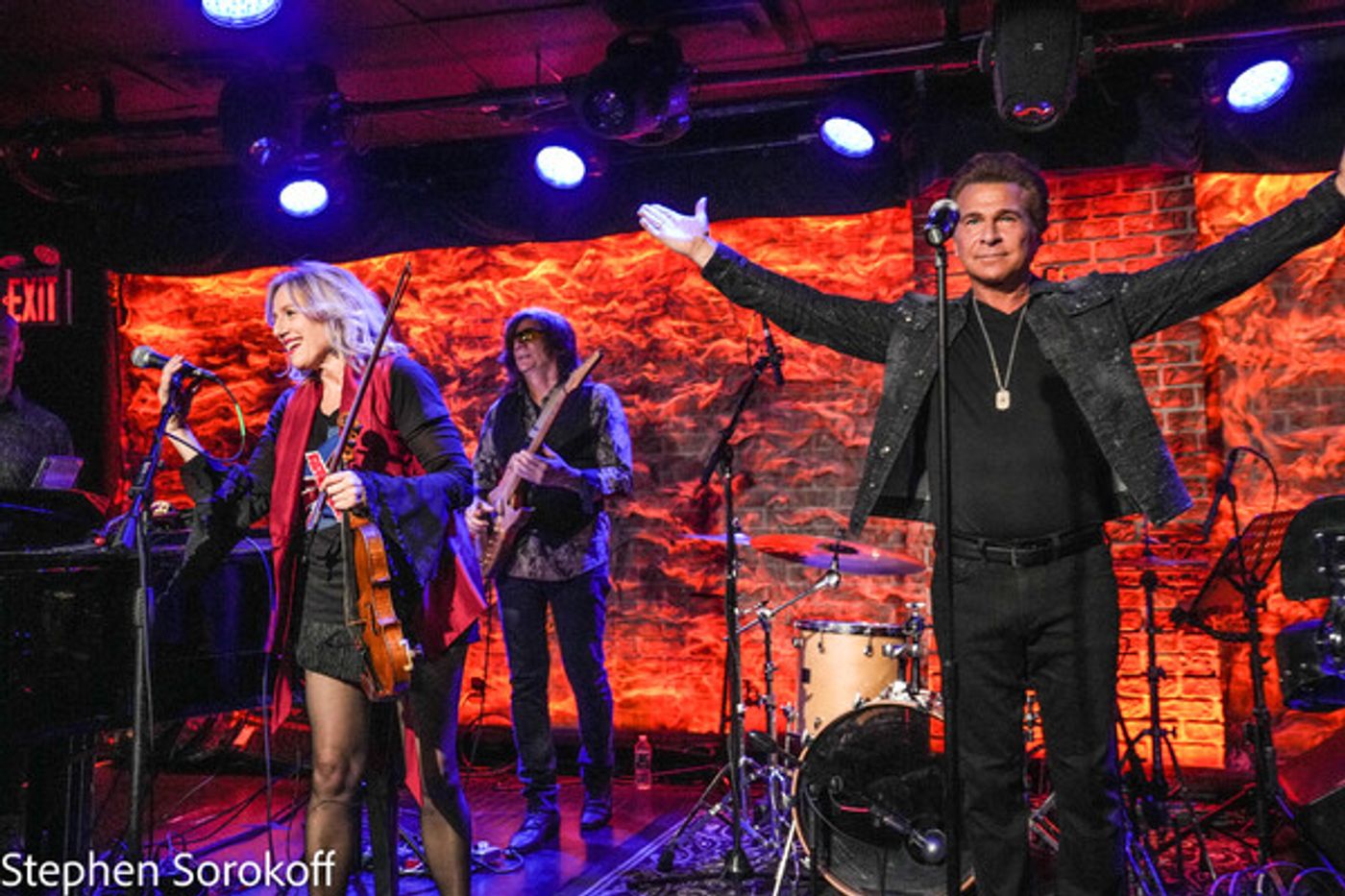 Photos: British Violinist Daisy Jopling and Frank Shiner Play The Iridium  Image