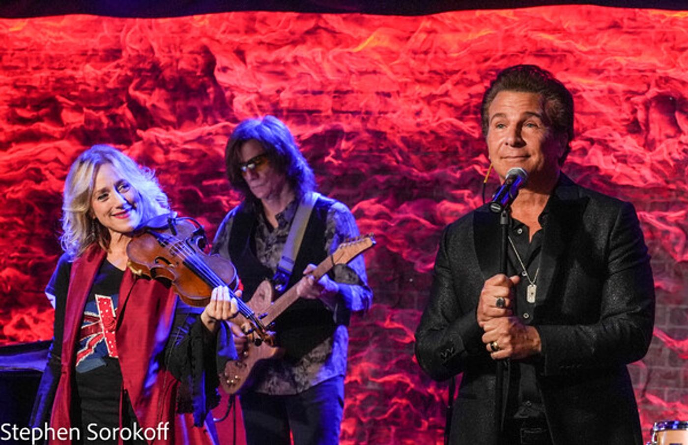 Photos: British Violinist Daisy Jopling and Frank Shiner Play The Iridium  Image