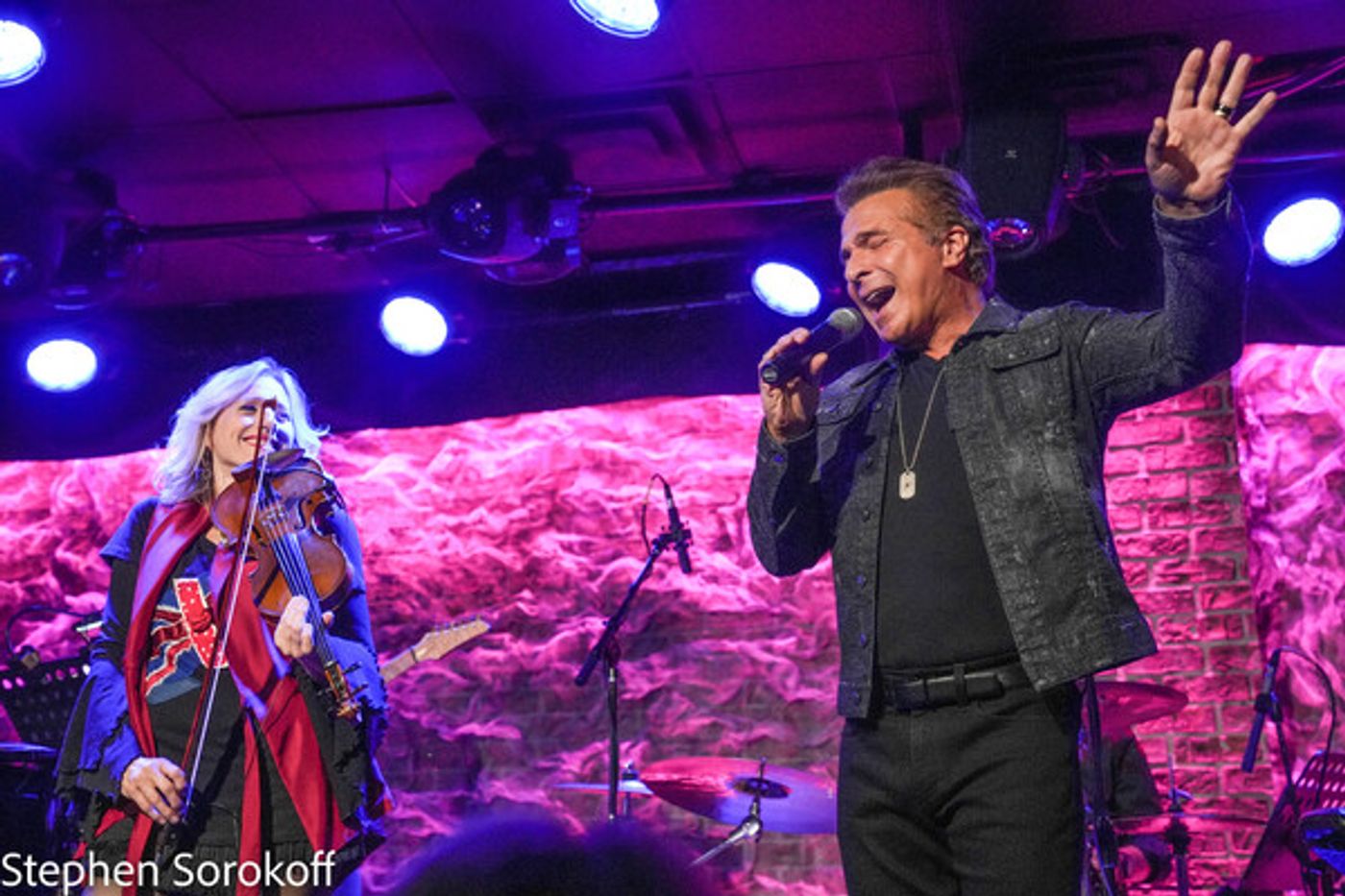 Photos: British Violinist Daisy Jopling and Frank Shiner Play The Iridium  Image