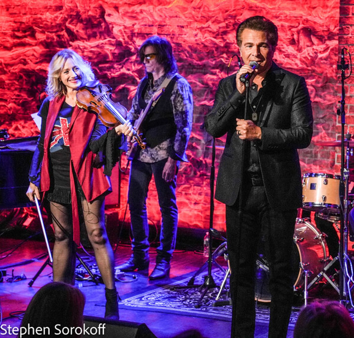 Photos: British Violinist Daisy Jopling and Frank Shiner Play The Iridium  Image