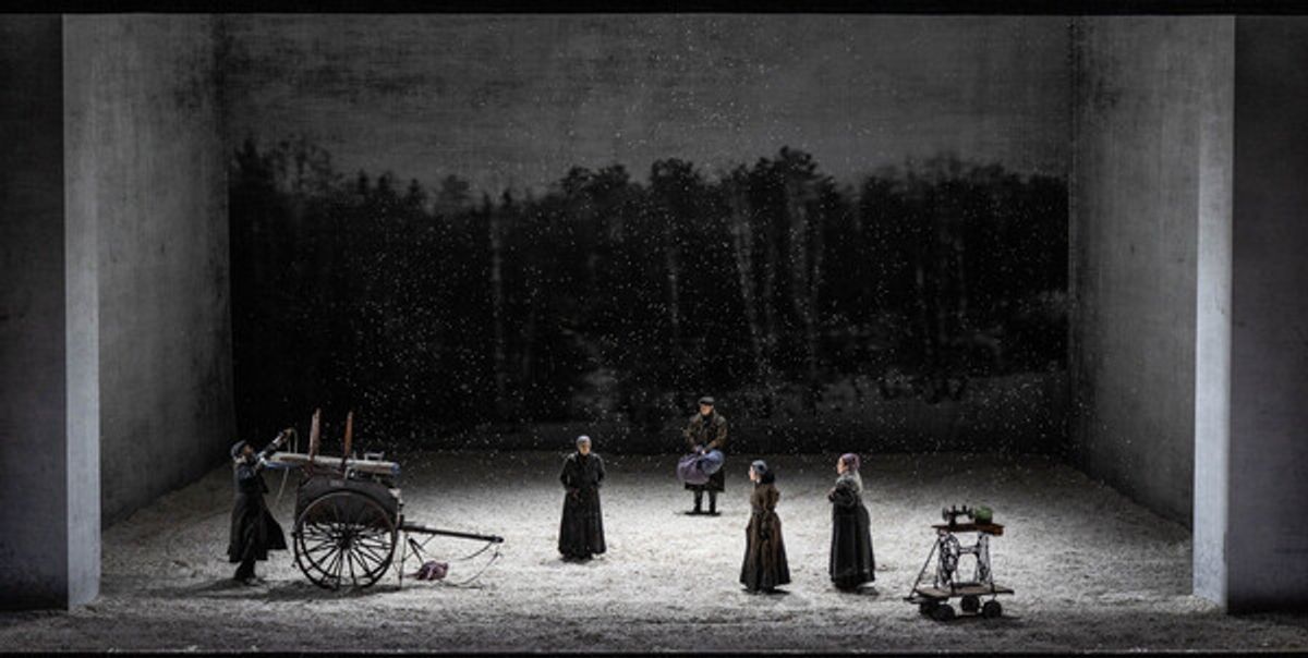 Company of Fiddler on the Roof at 