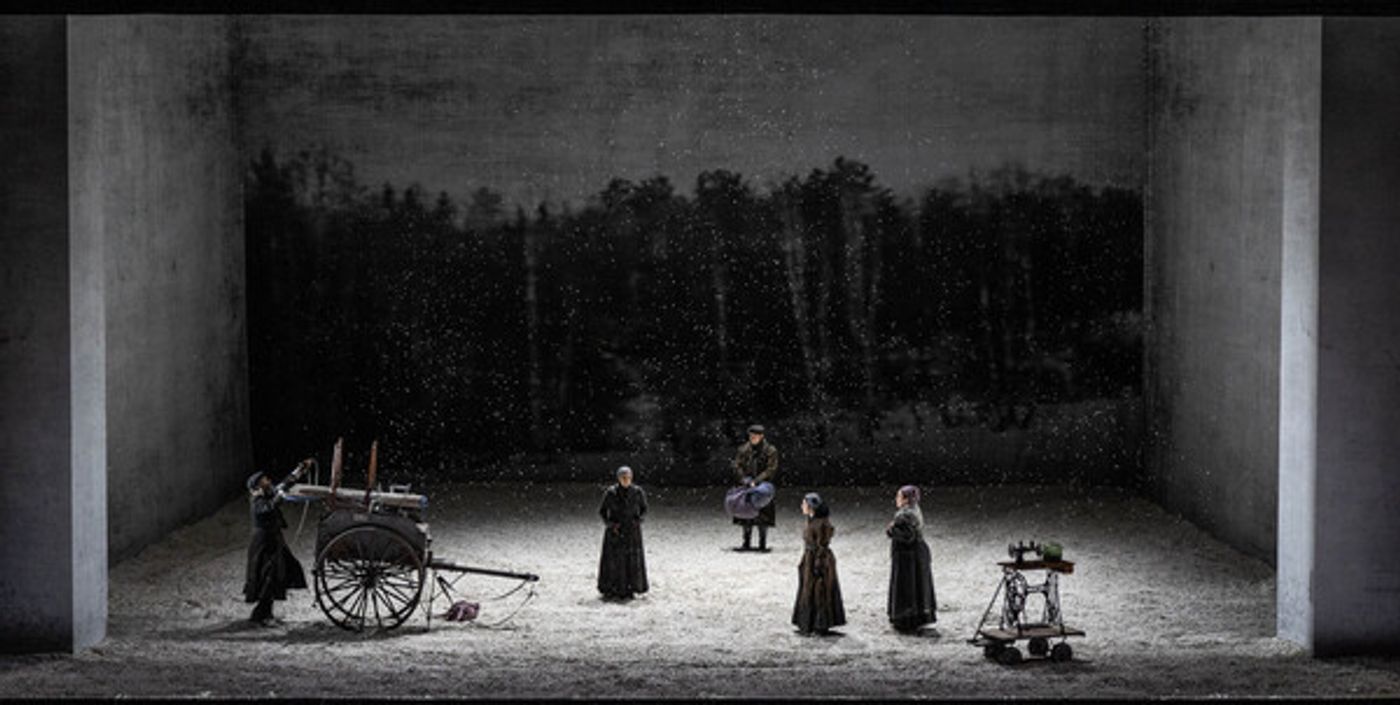 Photos: First Look at Lyric Opera of Chicago's FIDDLER ON THE ROOF with Steven Skybell, Debbie Gravitte, and More  Image