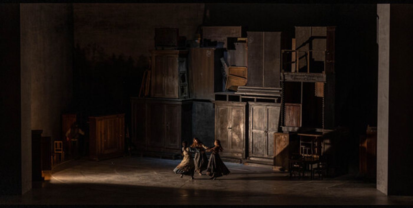 Photos: First Look at Lyric Opera of Chicago's FIDDLER ON THE ROOF with Steven Skybell, Debbie Gravitte, and More  Image