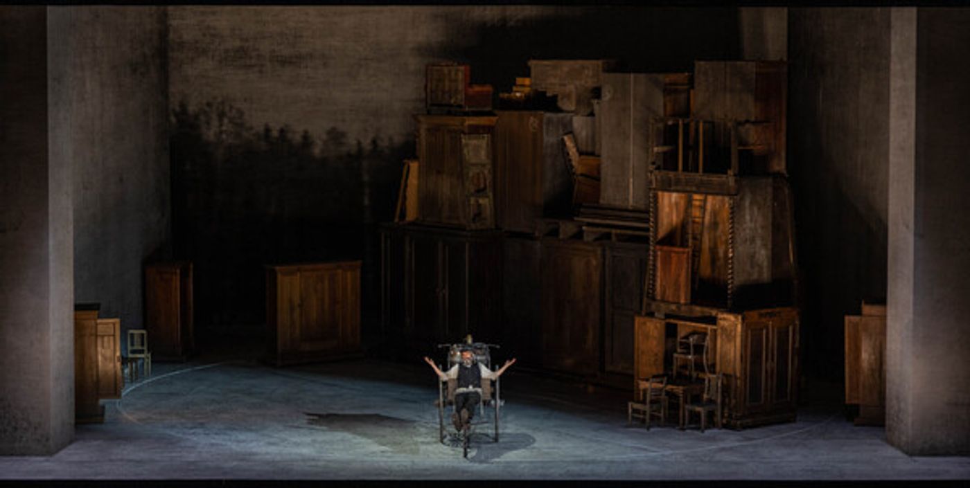 Photos: First Look at Lyric Opera of Chicago's FIDDLER ON THE ROOF with Steven Skybell, Debbie Gravitte, and More  Image