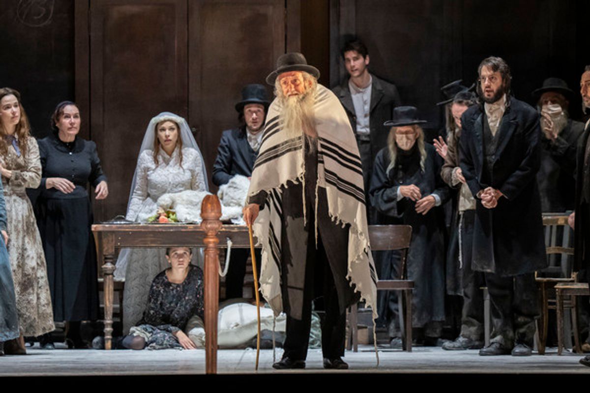 Company of Fiddler on the Roof at Photos: First Look at Lyric Opera of Chicago's FIDDLER ON THE ROOF with Steven Skybell, Debbie Gravitte, and More