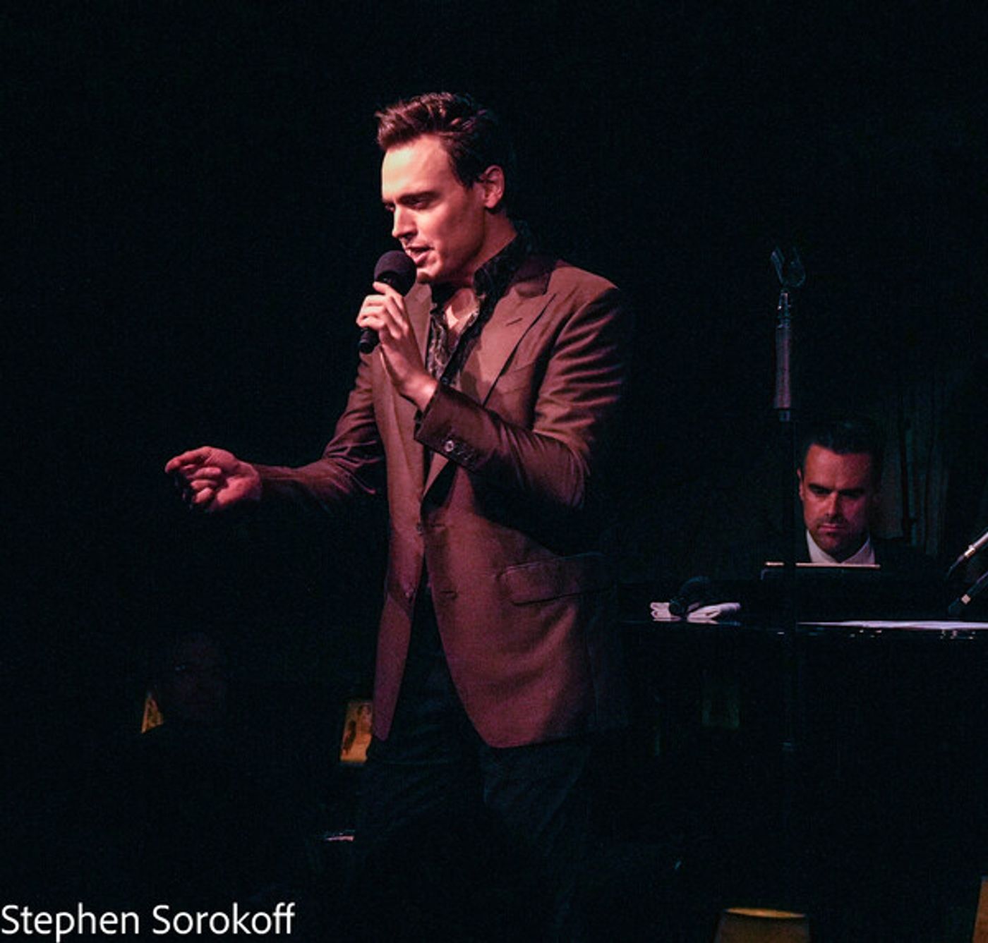 PHOTO COVERAGE: Erich Bergen Opens Cafe Carlyle Season  Image