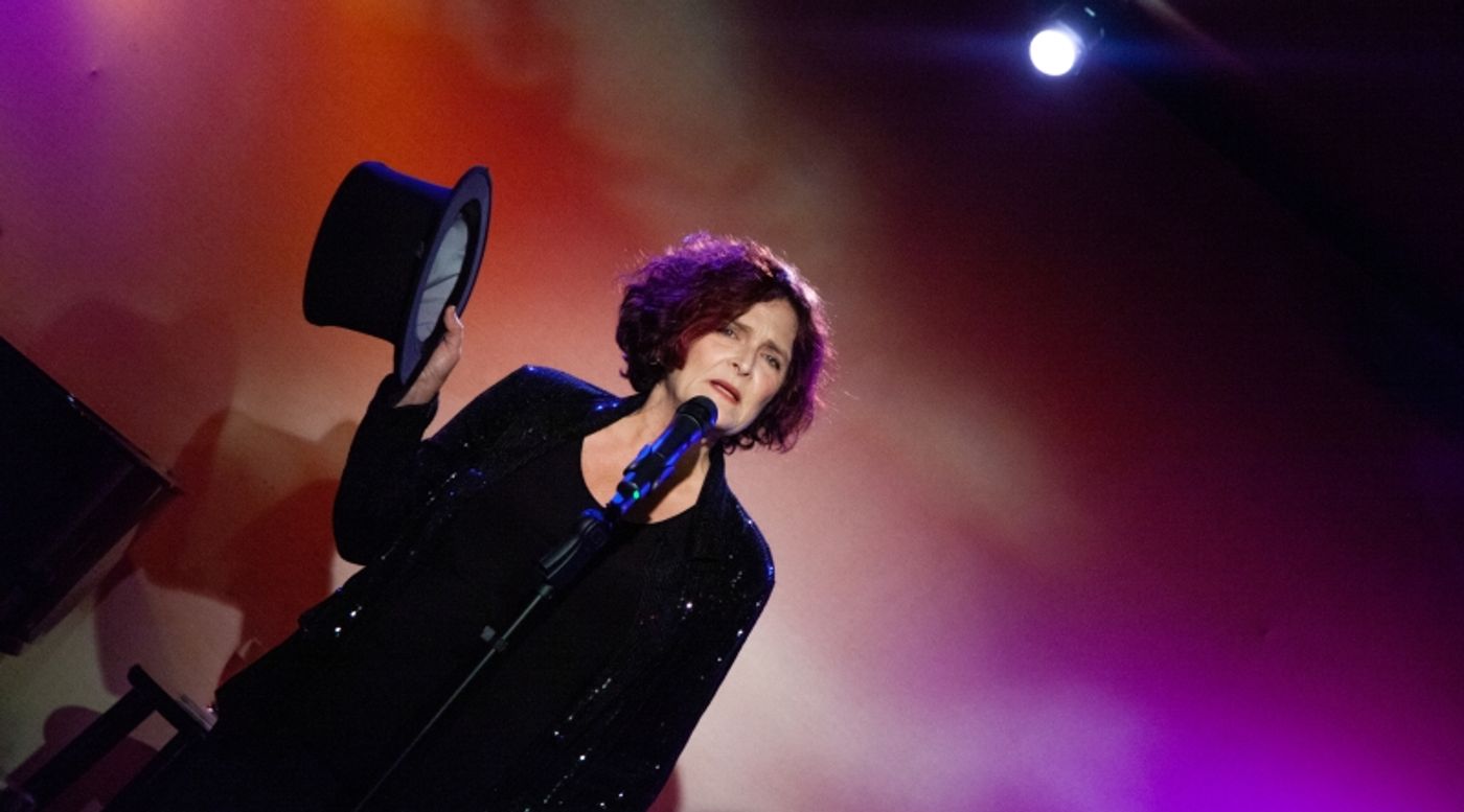 Photos: Therese Lee Plays RIDING THE BUS TO THE RED CARPET at Don't Tell Mama Photos: Therese Lee Plays RIDING THE BUS TO THE RED CARPET at Don't Tell Mama Image