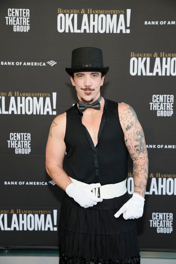 Photos: On the Red Carpet at Opening Night of OKLAHOMA! in Los Angeles — photo 15 of 85