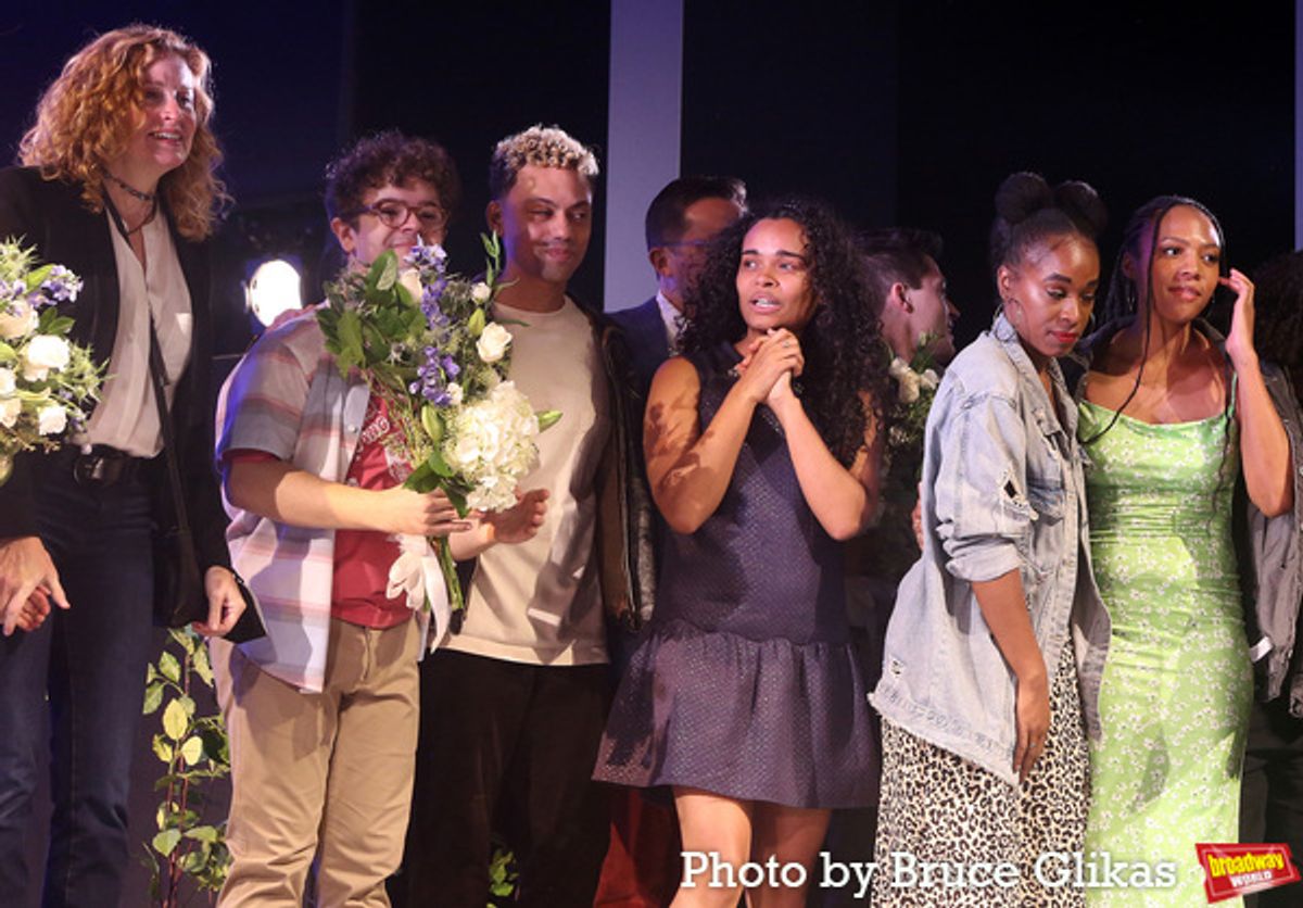 Christiane Noll, Gaten Matarazzo, Sky Lakota-Lynch, Lorna Courtney, Kristolyn Lloyd and Phoenix Best at 