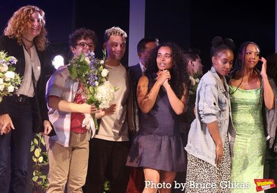 Christiane Noll, Gaten Matarazzo, Sky Lakota-Lynch, Lorna Courtney, Kristolyn Lloyd a Photo