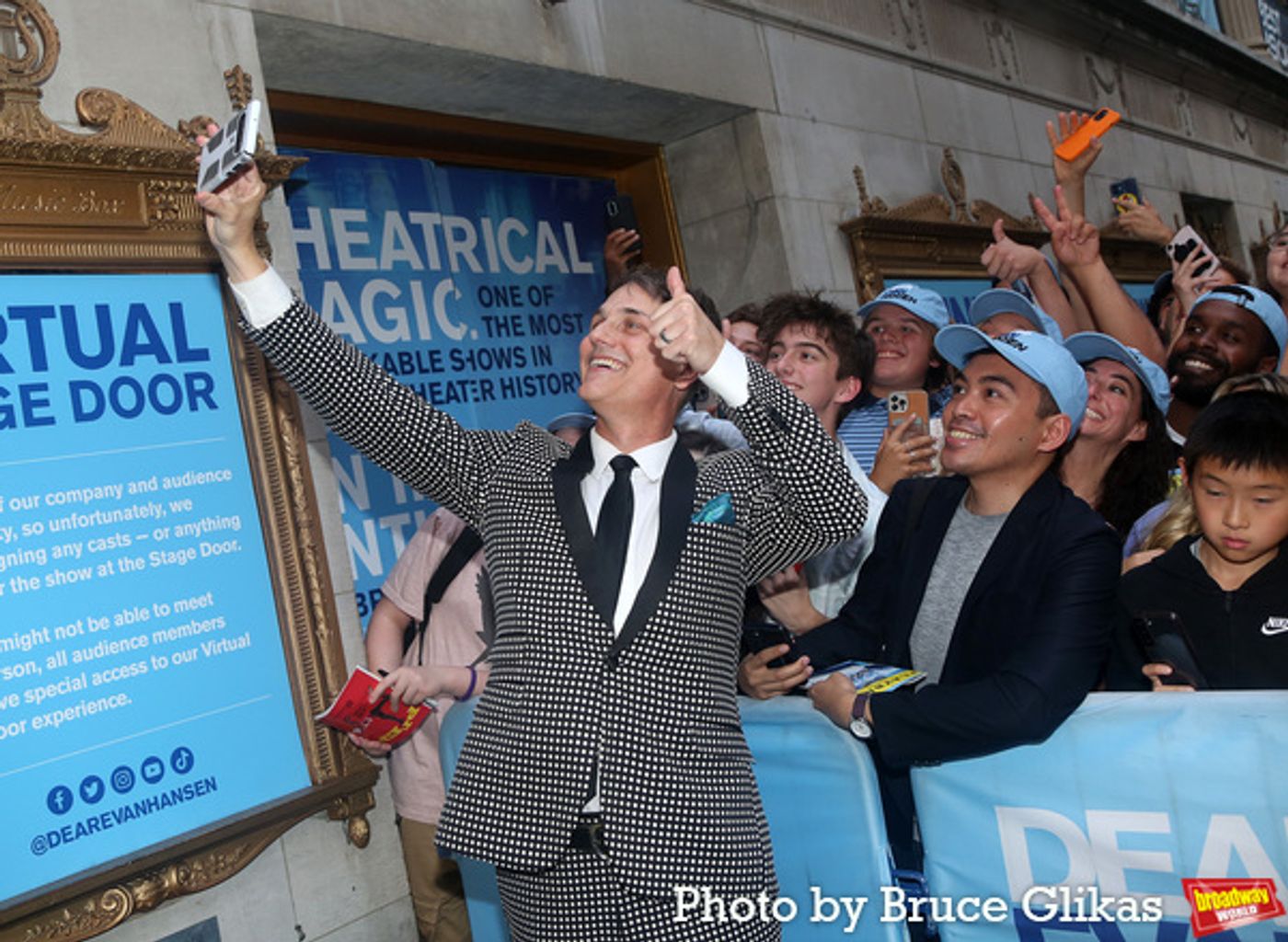 Photos: DEAR EVAN HANSEN Takes its Final Bows on Broadway  Image