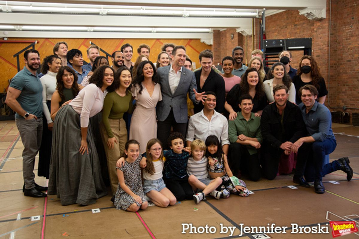 The cast of LES MISERABLES at Photos: Meet the Company of the LES MISERABLES National  Tour