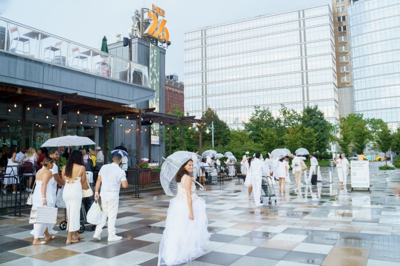 Photos: LE DINER EN BLANC in NYC Photos: LE DINER EN BLANC in NYC Image