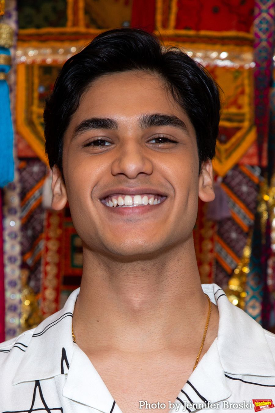 Photos: Meet the Cast of the ALADDIN National Tour Image