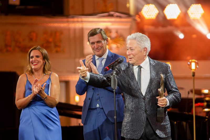 Photos: Alan Menken Receives Max Steiner Achievement Award at Hollywood in Vienna Gala — photo 4 of 8