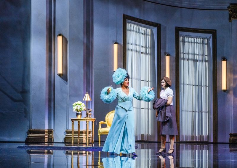 First Look: Willemijn Verkaik Returns to the Stage in REBECCA the Musical in Vienna Image