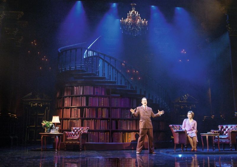 First Look: Willemijn Verkaik Returns to the Stage in REBECCA the Musical in Vienna Image