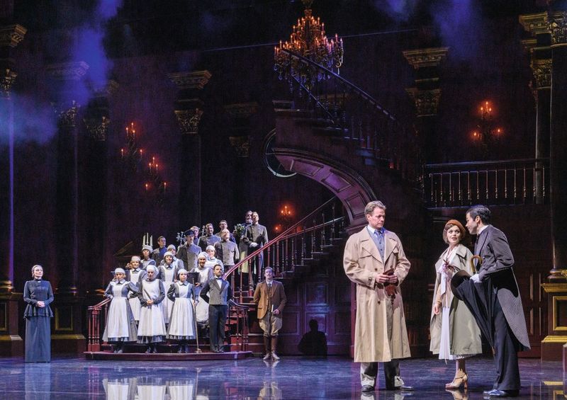 First Look: Willemijn Verkaik Returns to the Stage in REBECCA the Musical in Vienna Image