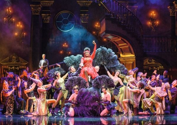 First Look: Willemijn Verkaik Returns to the Stage in REBECCA the Musical in Vienna  Image