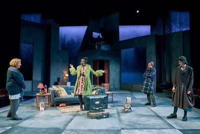 Clare Higgins (Gunhild Borkman), Ony Uhiara (Fanny Wilton), Sebastian De Souza (Erhar Photo