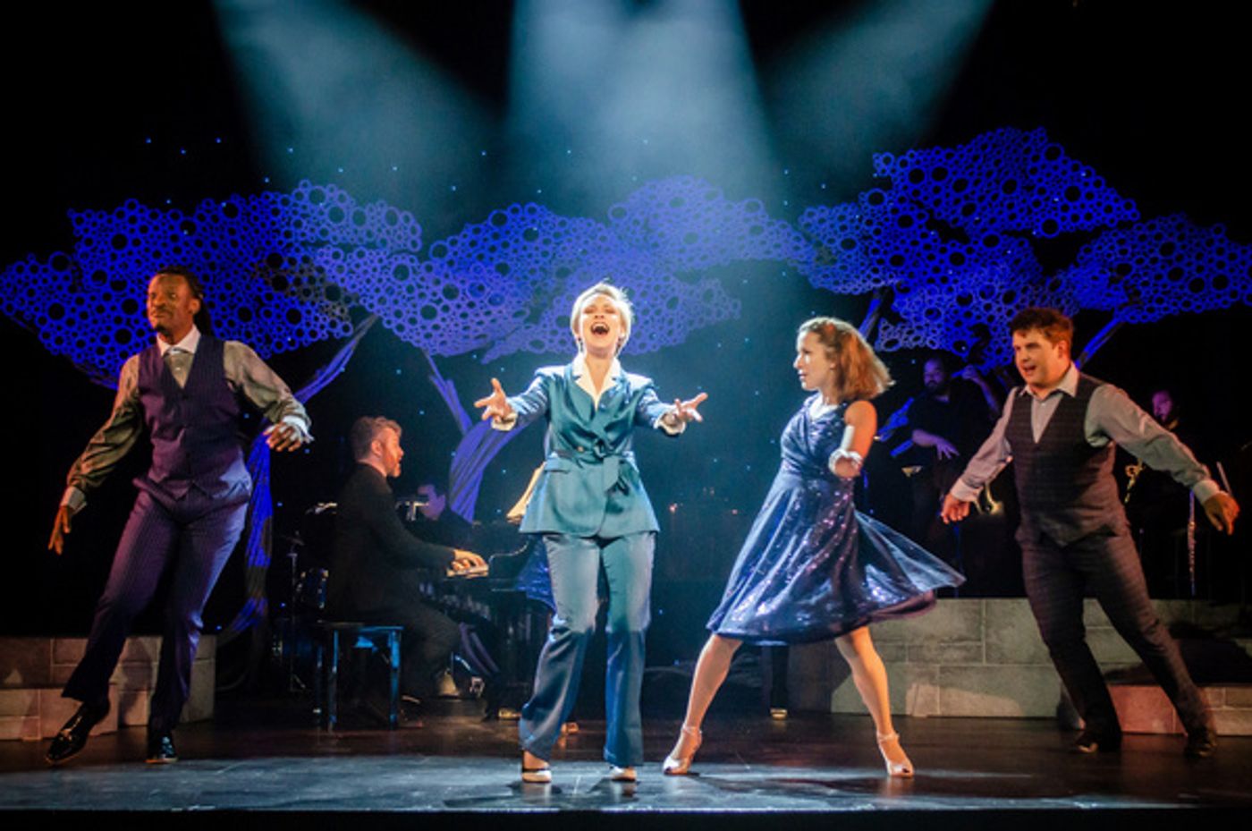 Photos: First Look at A GRAND NIGHT FOR SINGING at The Arrow Rock Lyceum Theatre Photos: First Look at A GRAND NIGHT FOR SINGING at The Arrow Rock Lyceum Theatre Image
