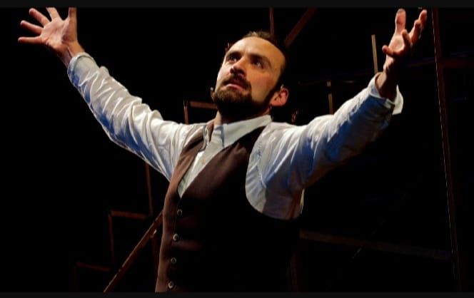 Interview: SANDRO QUERCI - IL RAGAZZO DALLA MASCHERA DI FERRO al TEATRO PERSIO FLACCO  Image