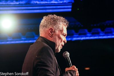 Clint Holmes Photo