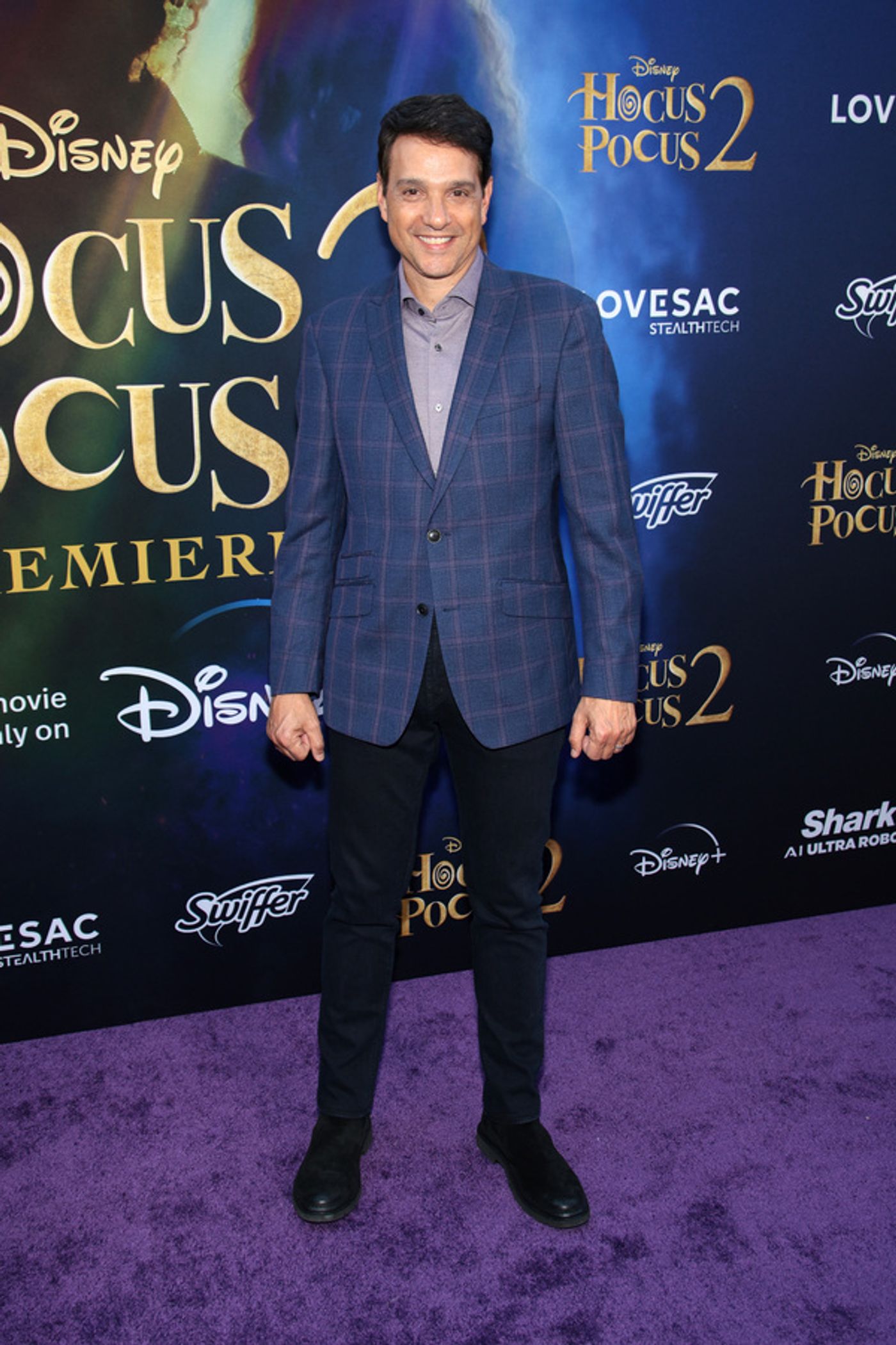 Photos: Bette Midler, Sarah Jessica Parker & the HOCUS POCUS 2 Cast Hit the Red Carpet  Image