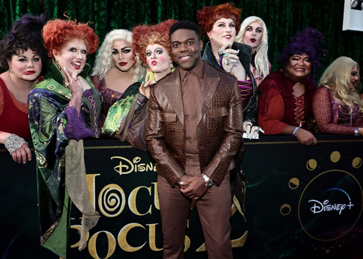 Sam Richardson at Photos: Bette Midler, Sarah Jessica Parker & the HOCUS POCUS 2 Cast Hit the Red Carpet