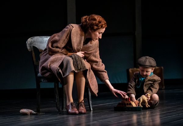 Photos: First Look at Brandon Uranowitz, Caissie Levy, David Krumholtz & More in LEOPOLDSTADT — photo 17 of 19